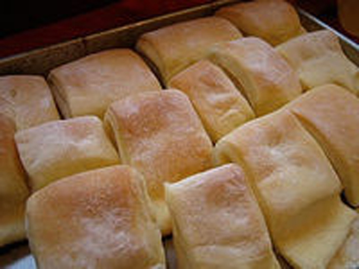 64_parker-house-rolls_200